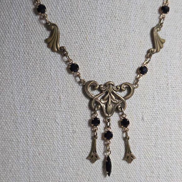 Vintage Signed SADIE GREEN Art Nouveau Style Black Stone Dangle Pendant Necklace - Picture 1 of 8
